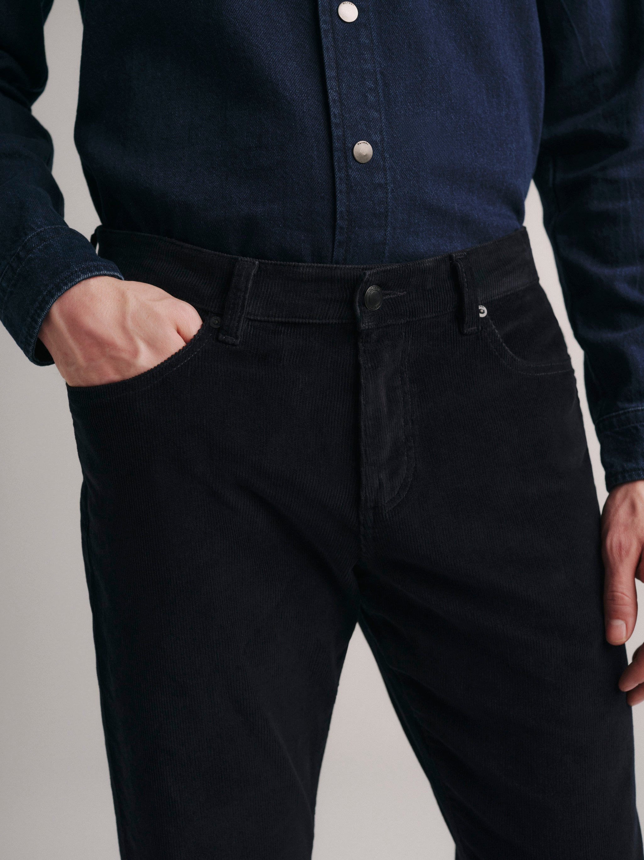 Russell Slim Straight Corduroy Pants | Skyline