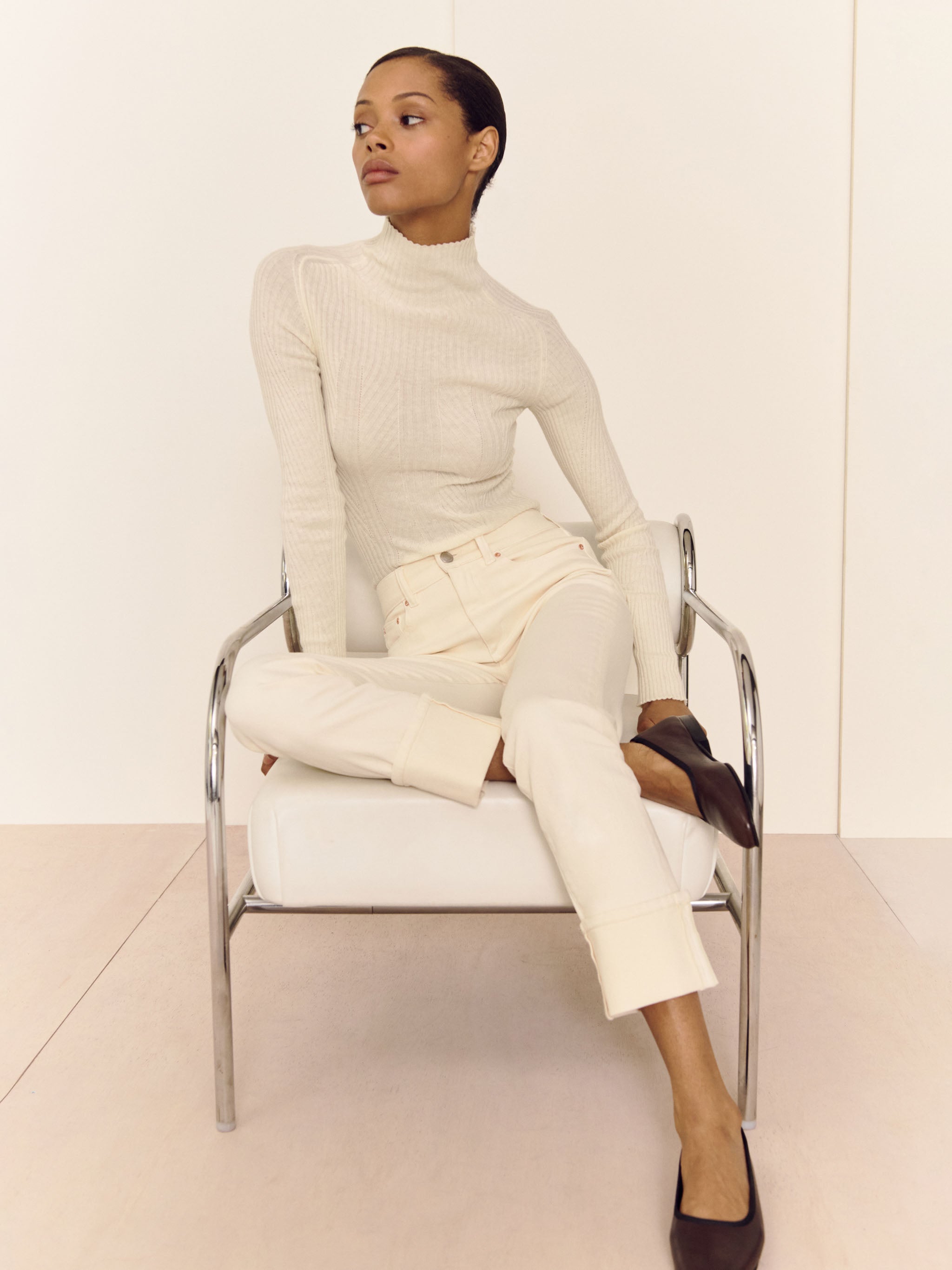 Mara Straight Mid Rise Instasculpt™ Ankle Jeans | Crema Cuffed