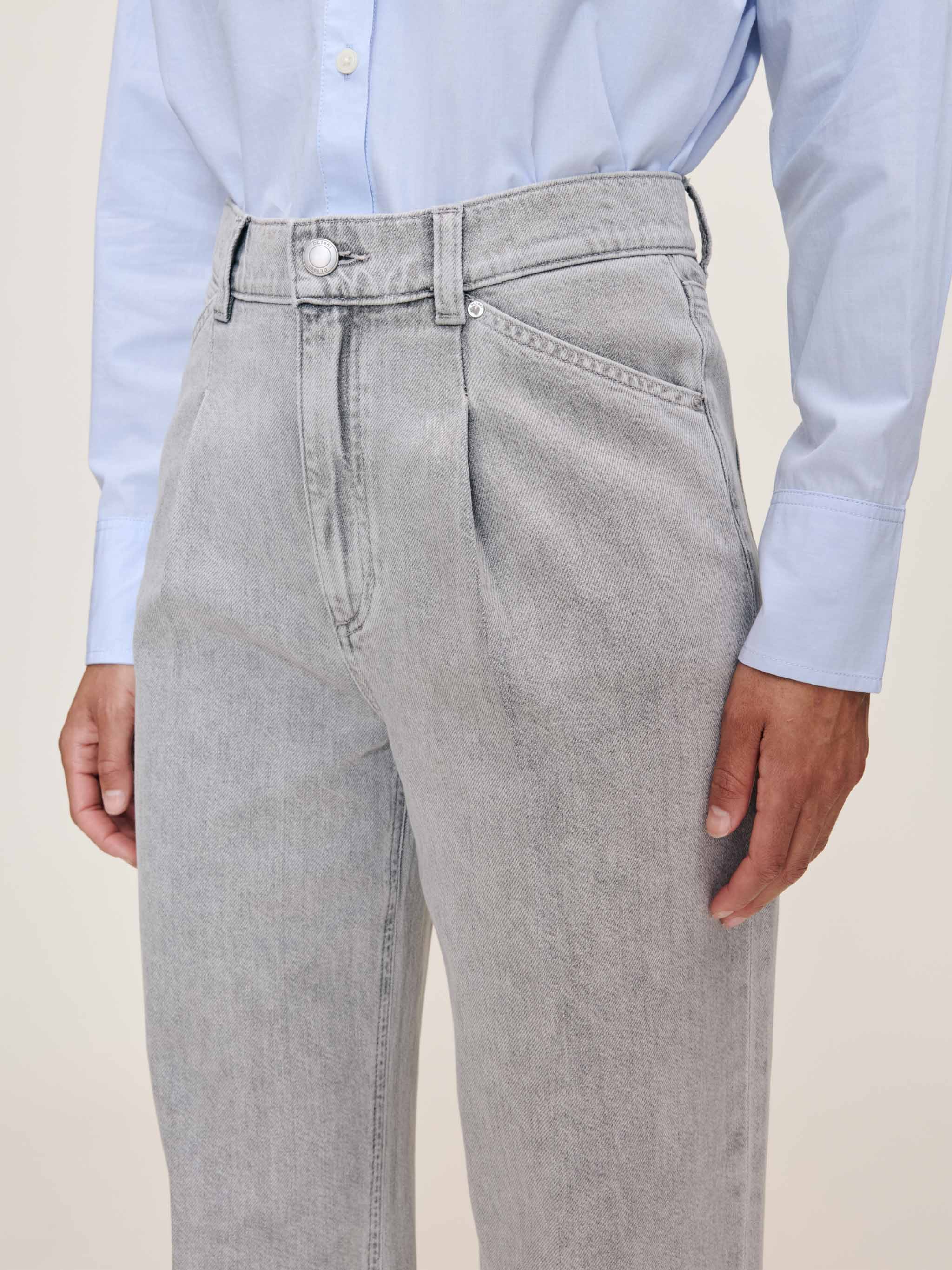 Casie Relaxed Wide Leg Mid Rise 31