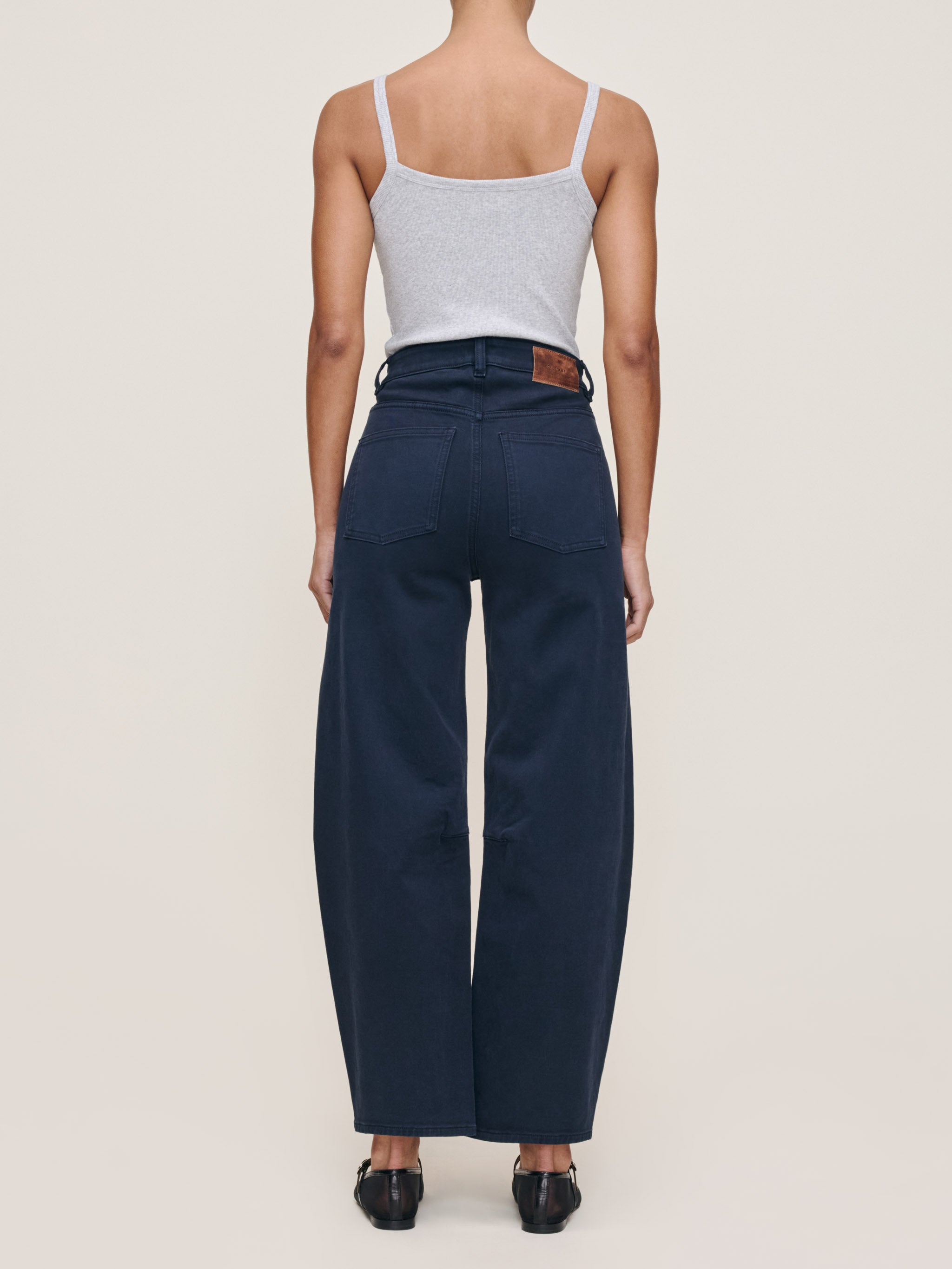 Miro Barrel High Rise 28