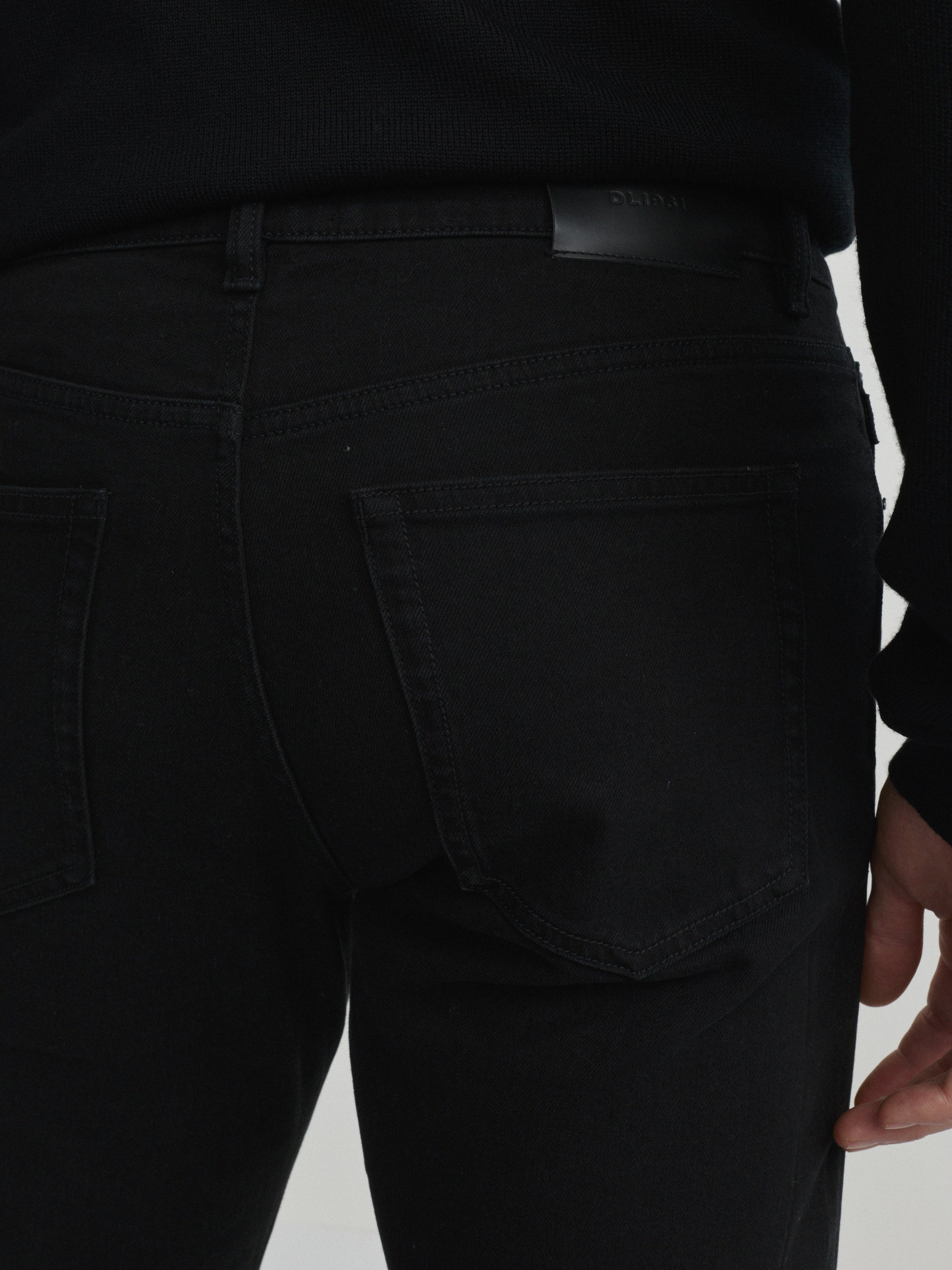 Russell Slim Straight Jeans | Black